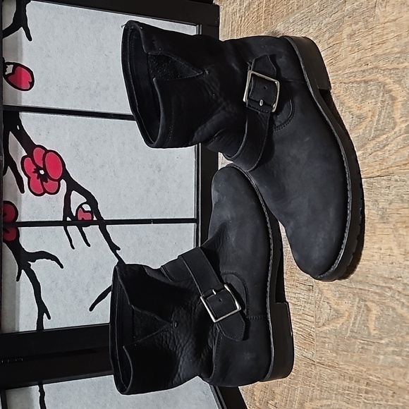 Frye Black Ankle Boots Size 6 - Picture 9 of 9